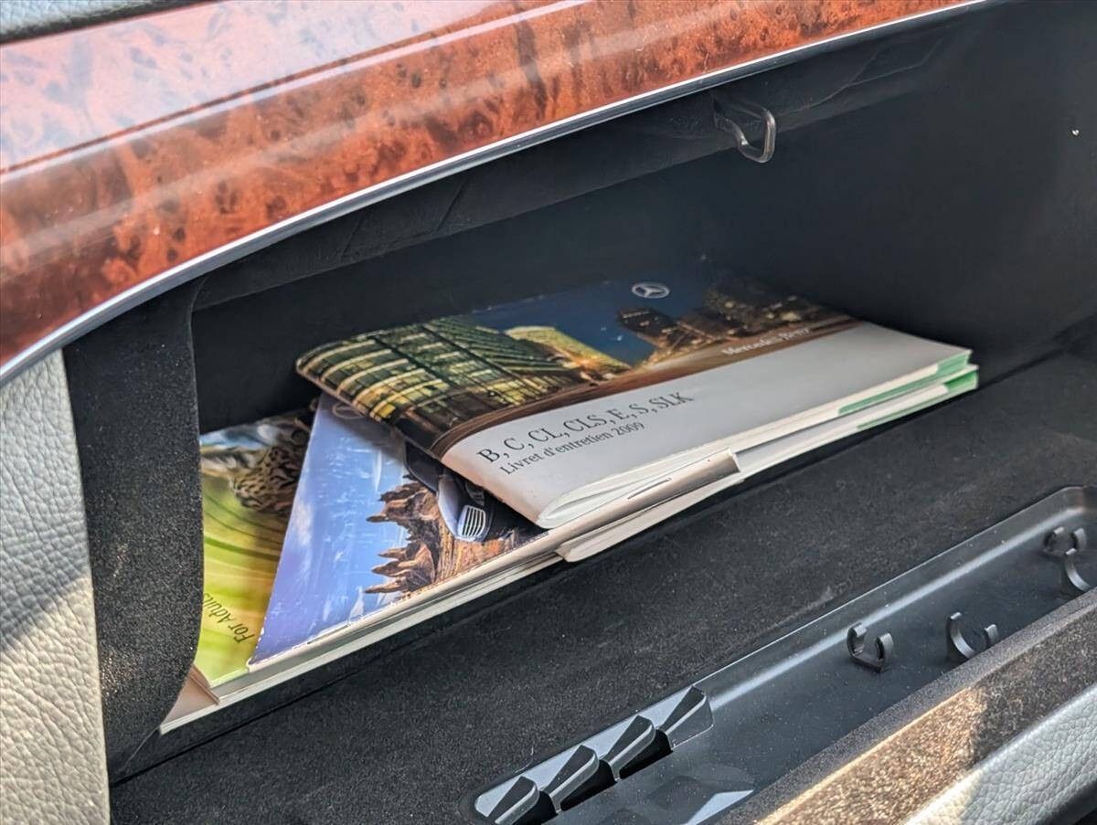 2009 Mercedes-Benz S-Class 51