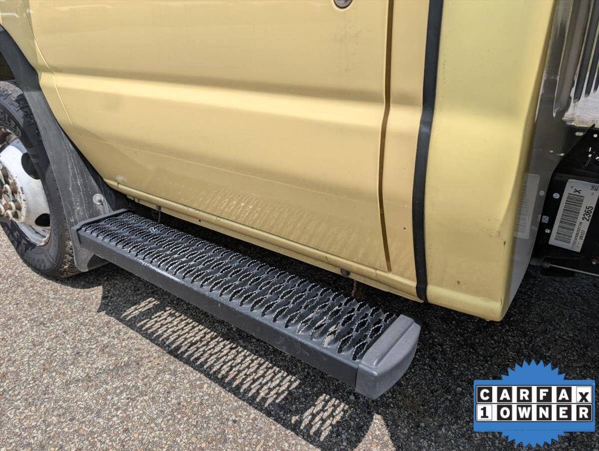 2019 Ford E-Series Chassis 33