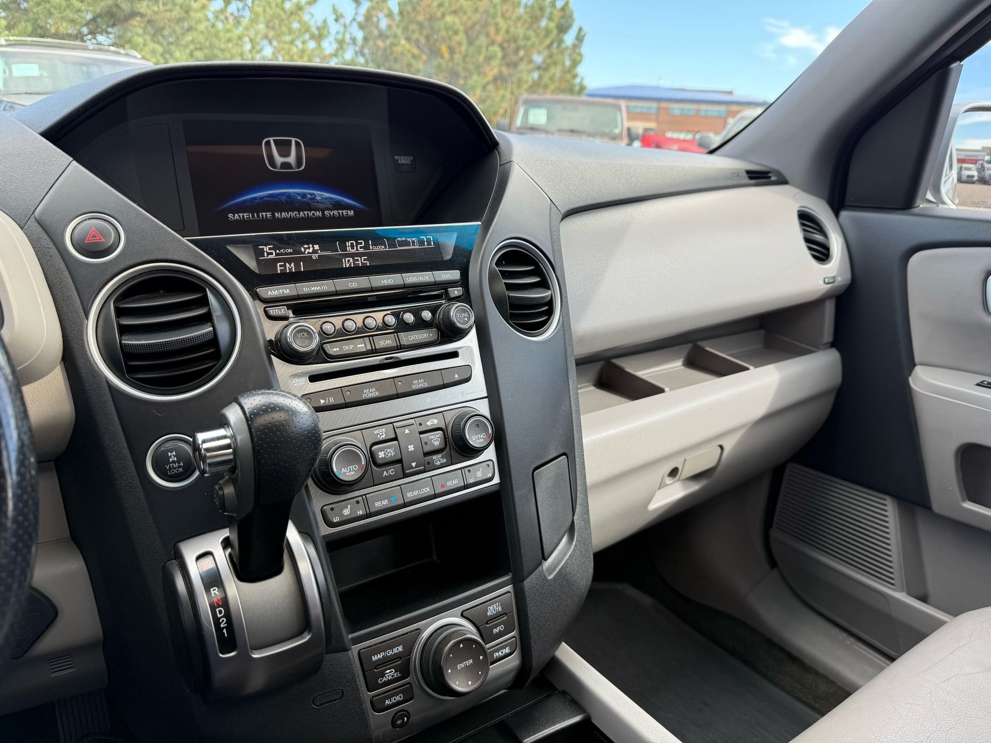 2014 Honda Pilot Touring photo 32