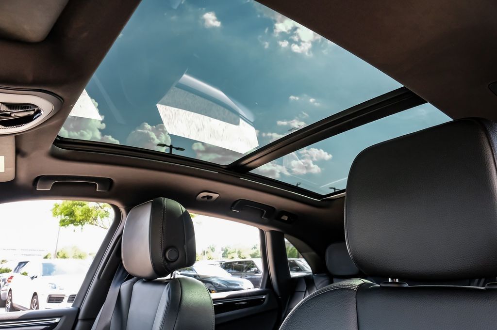 2021 Porsche Macan S - Photo 22