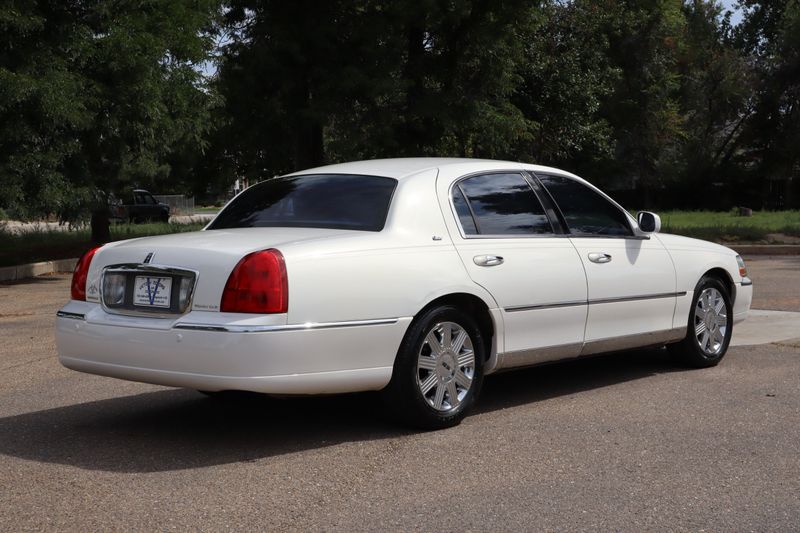 2003 Lincoln Town Car Cartier Victory Motors of Colorado