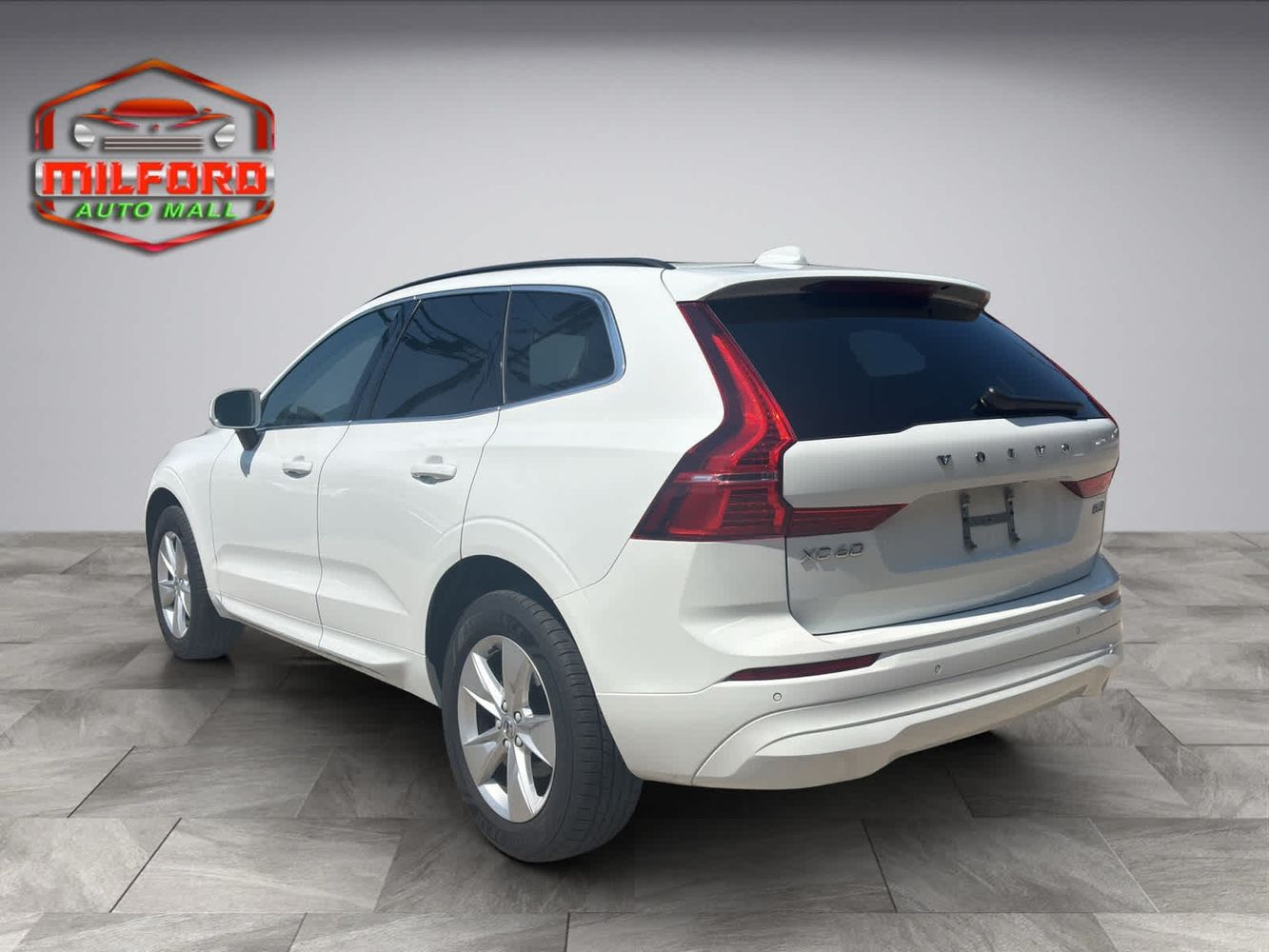 2022 Volvo XC60 B5 Momentum photo 5