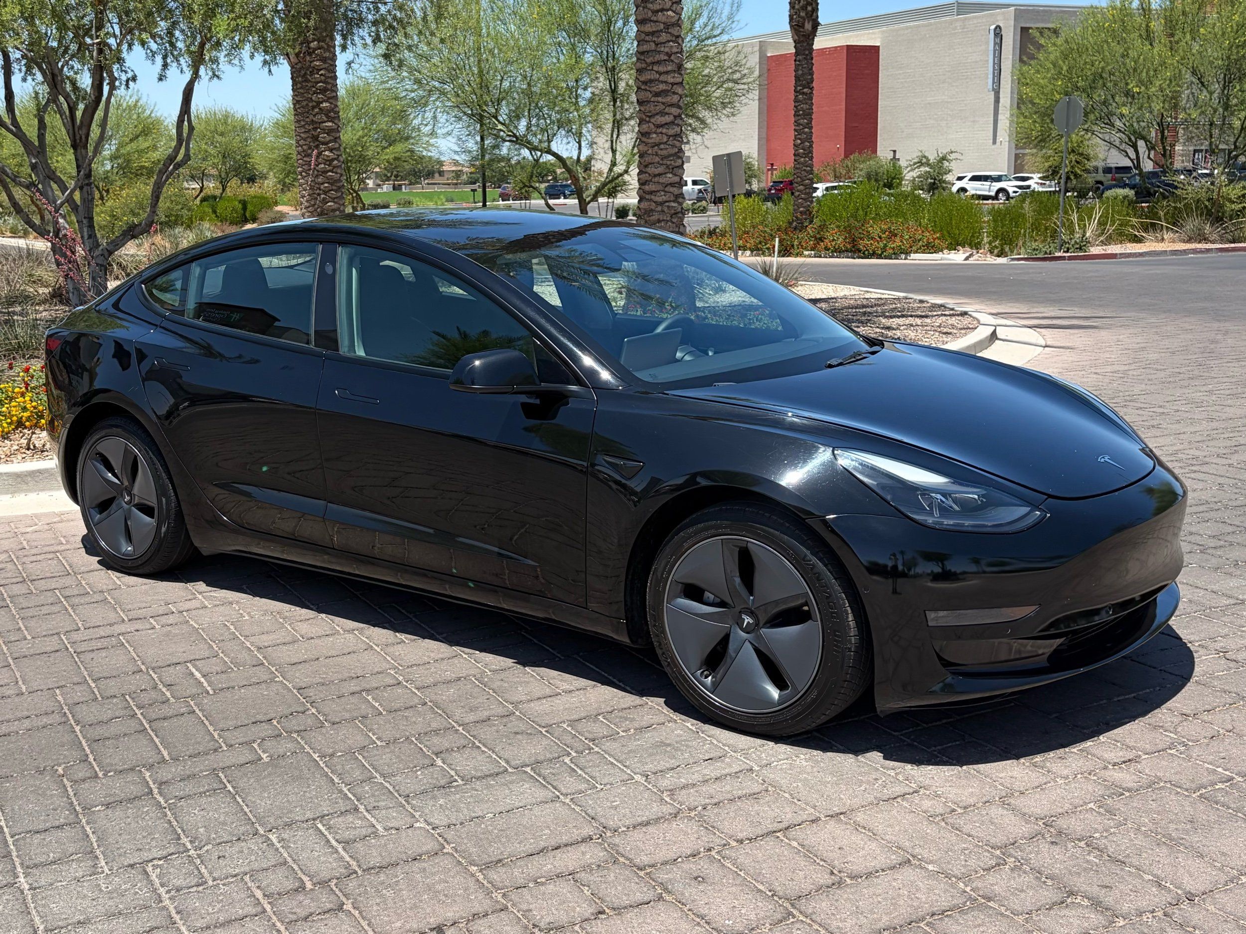 2022 Tesla Model 3 Standard Range Plus's photo