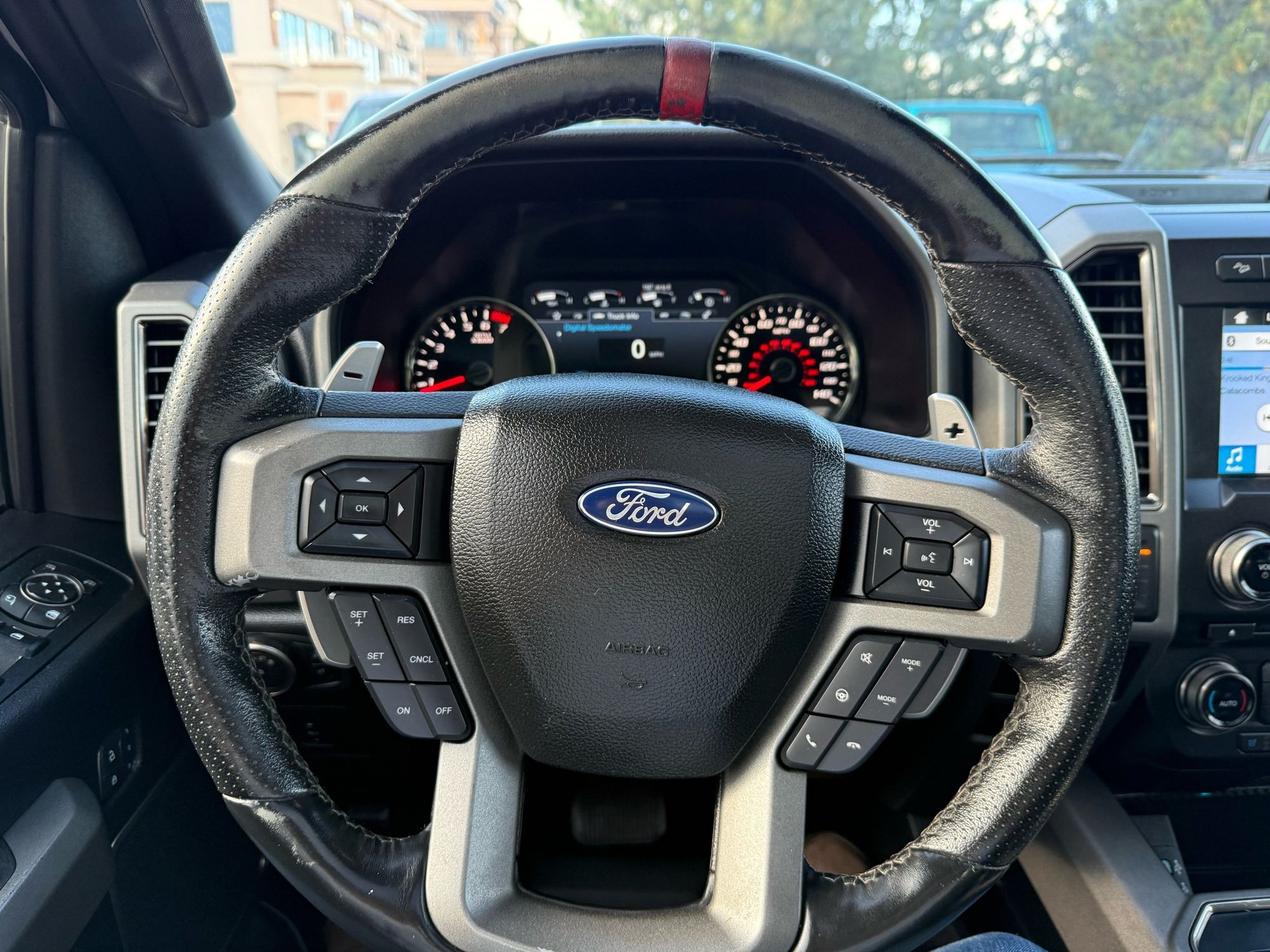 2017 Ford F-150 Raptor photo 31