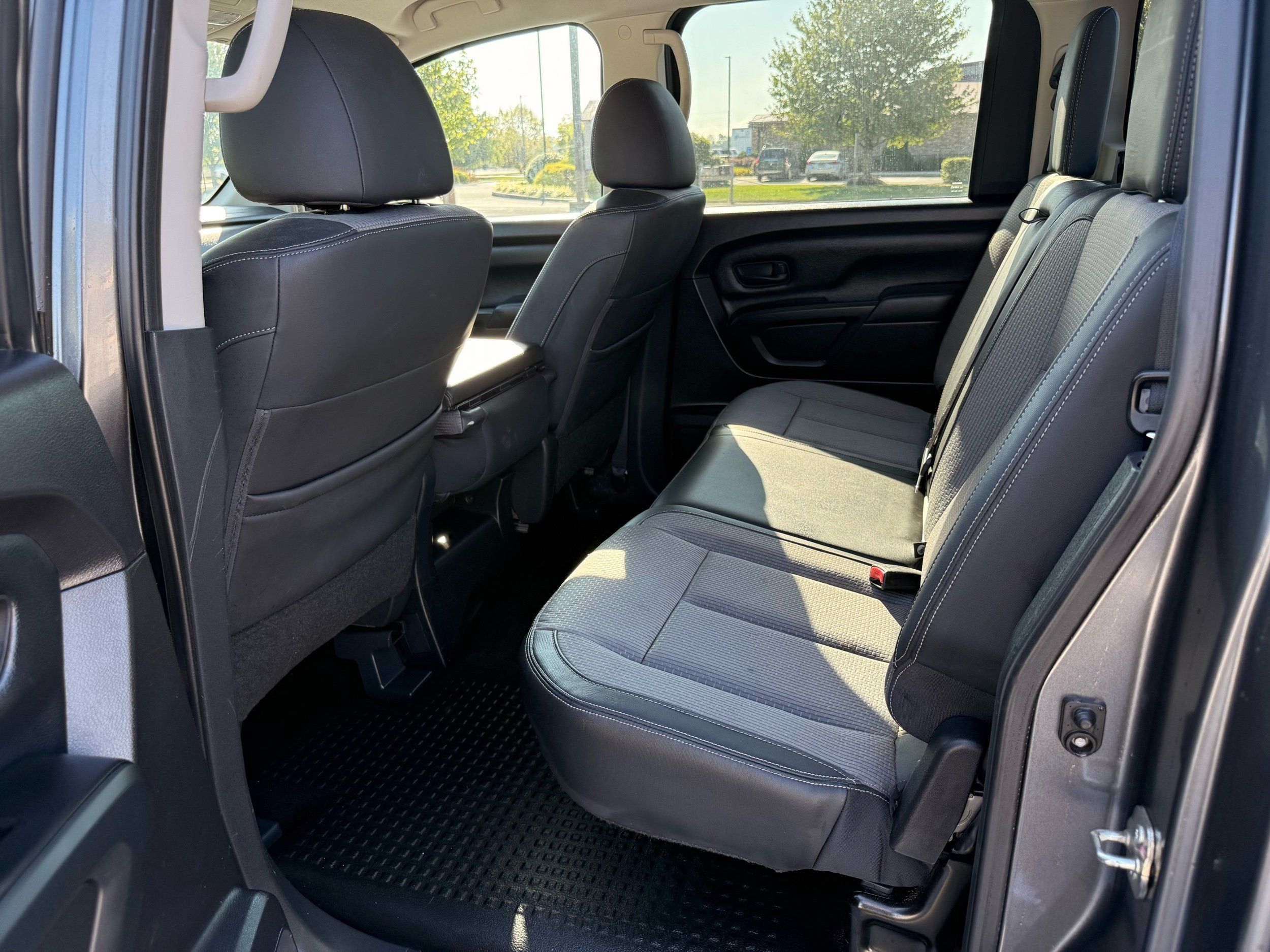 2019 Nissan Titan S photo 10