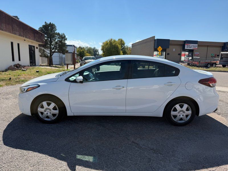 2017 Kia Forte LX Base photo 4