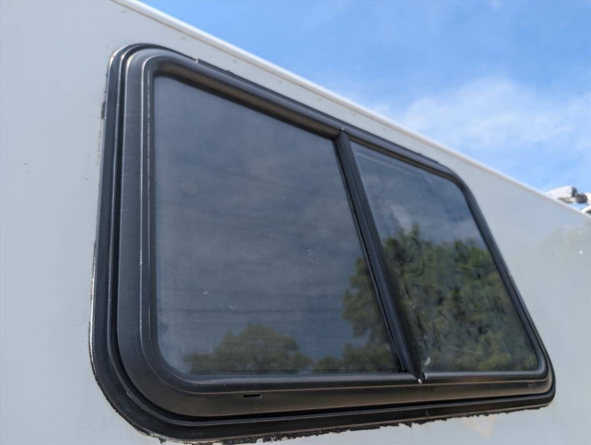 2008 Chevrolet Express Cutaway 38