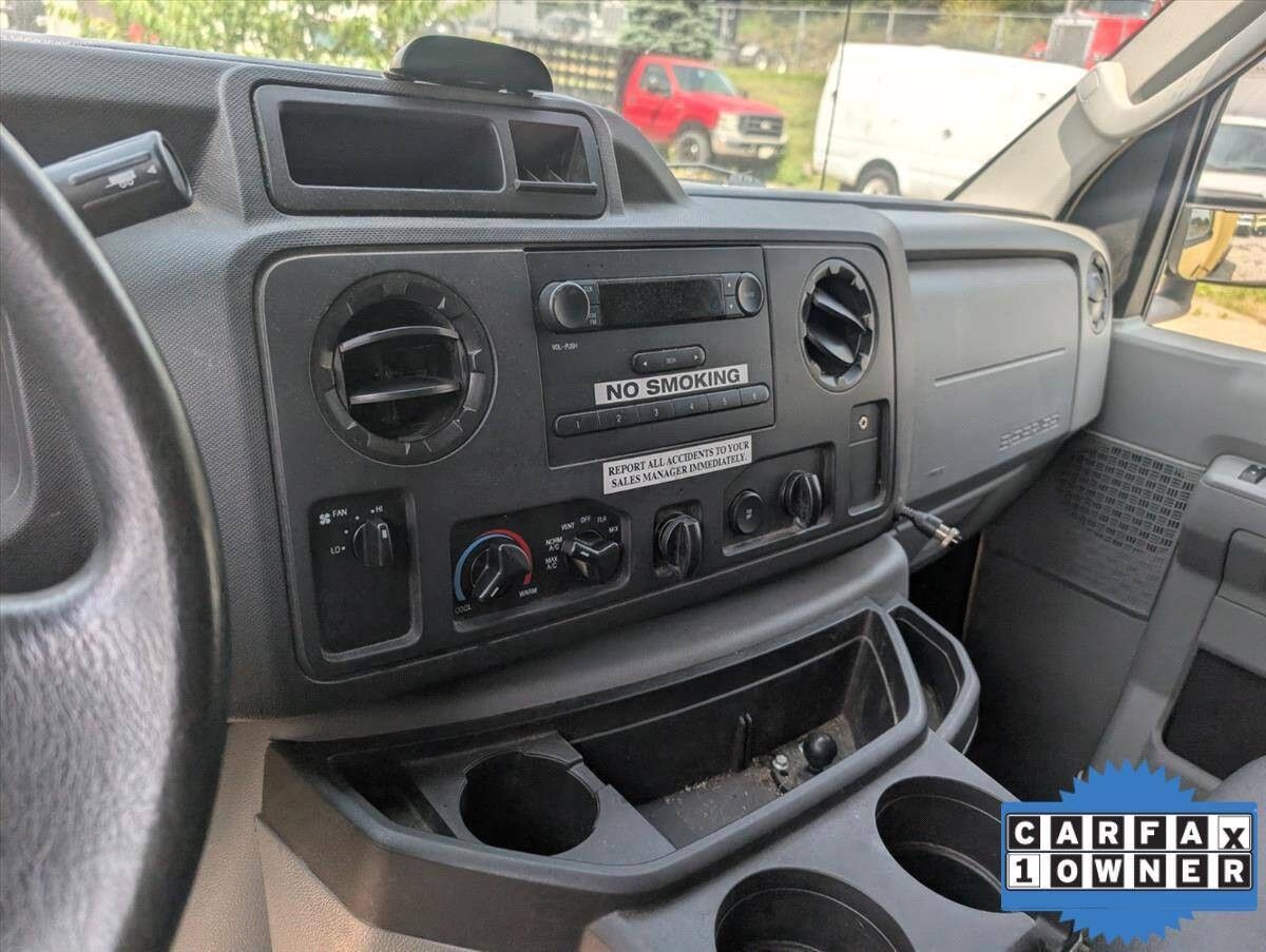 2019 Ford E-450 photo 14