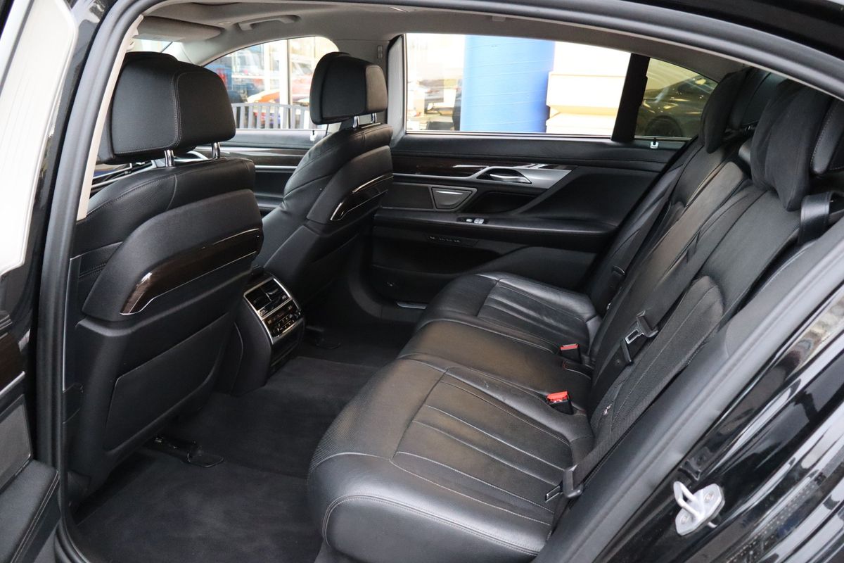 2019 BMW 740i xDrive