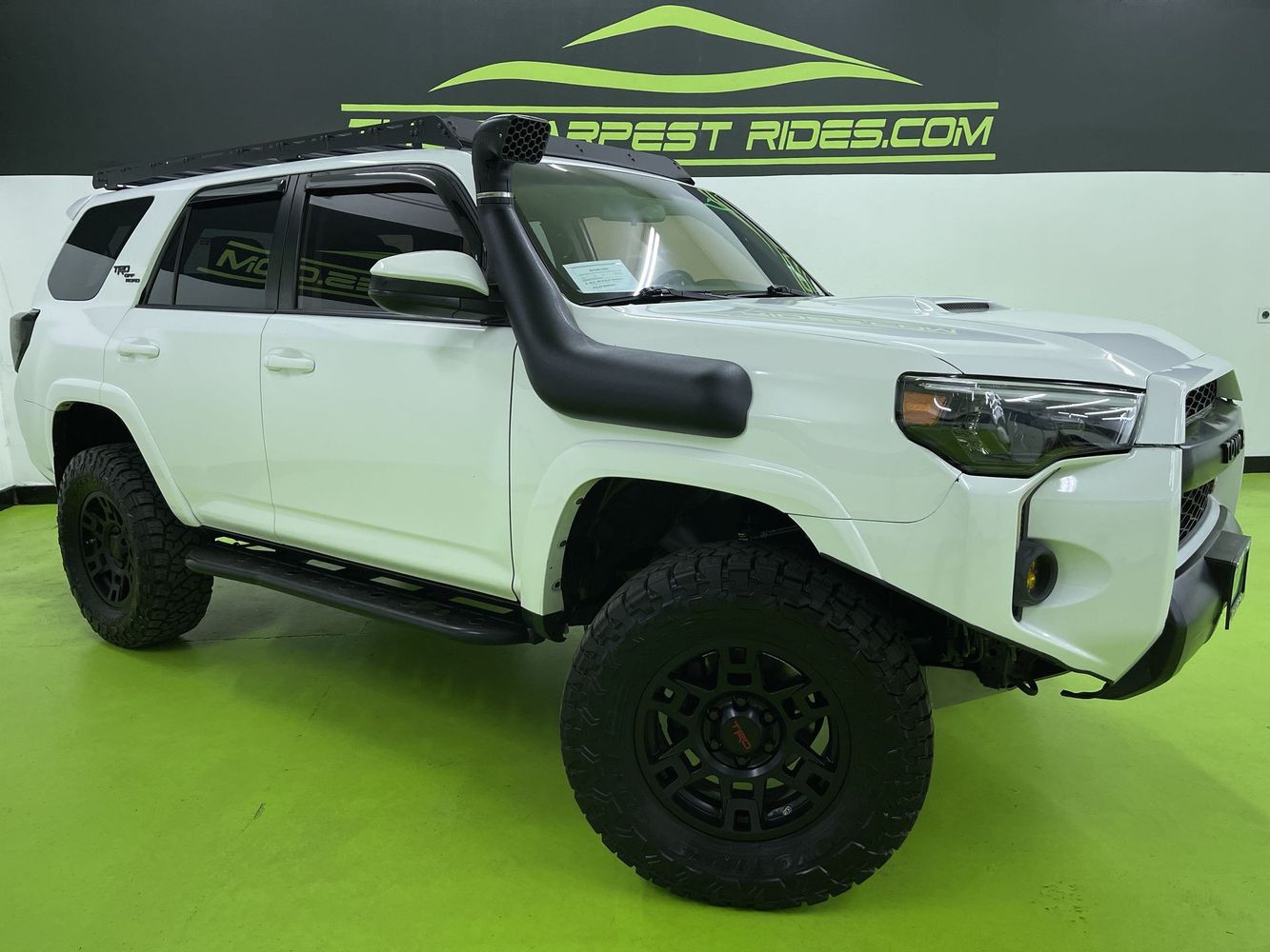 2016 Toyota 4Runner SR5's photo