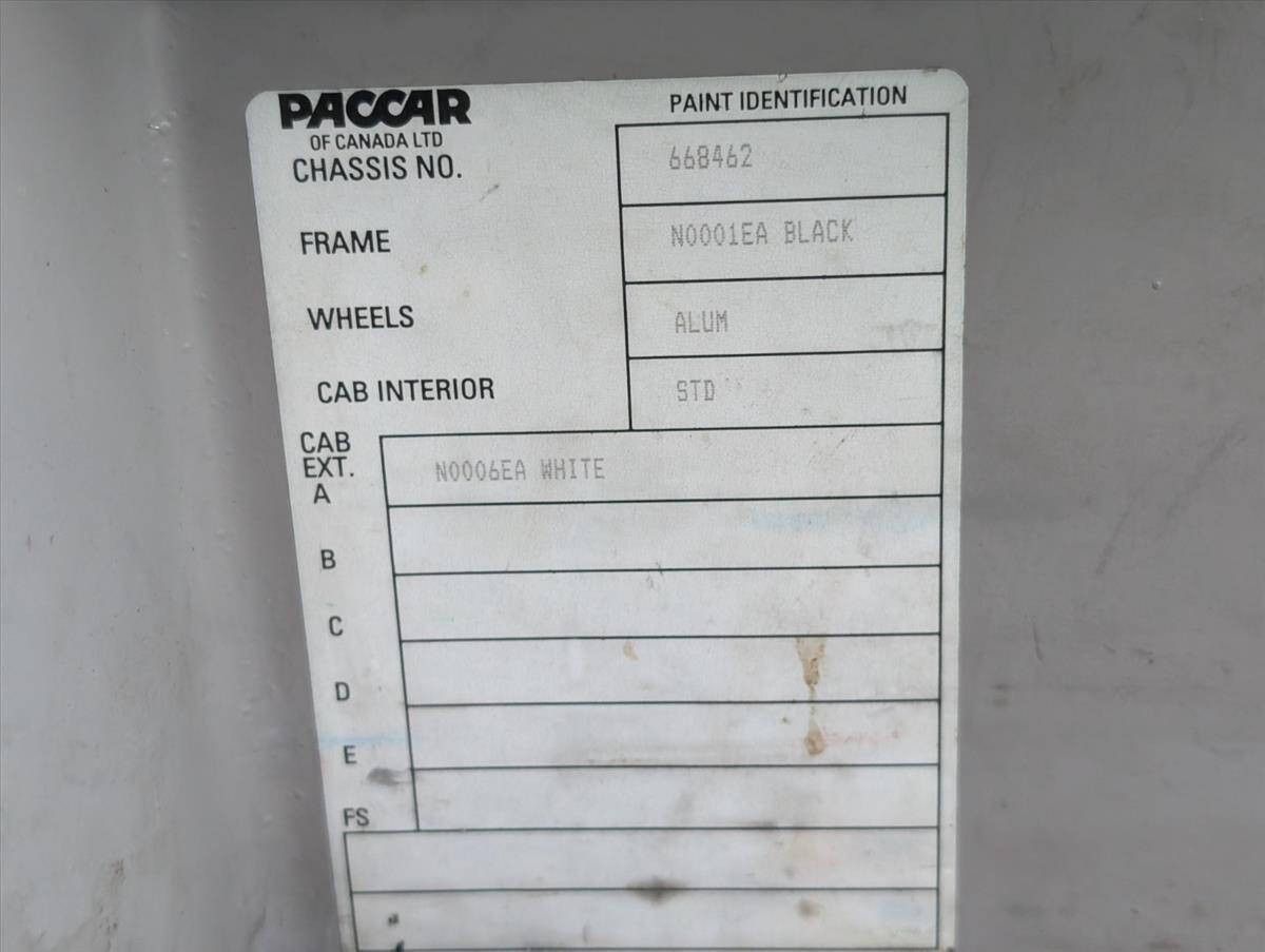 2007 Peterbilt 335 51