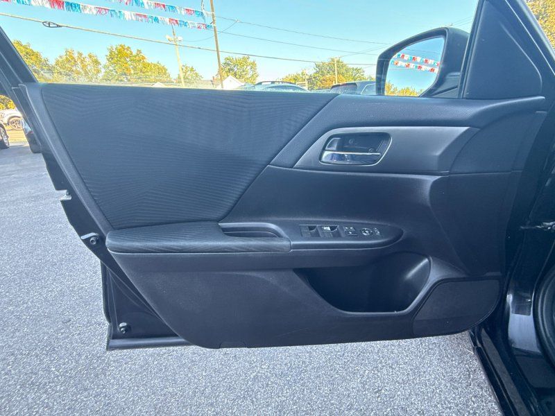 2015 Honda Accord LX photo 9