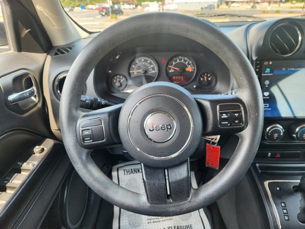 View vehicle photo 7