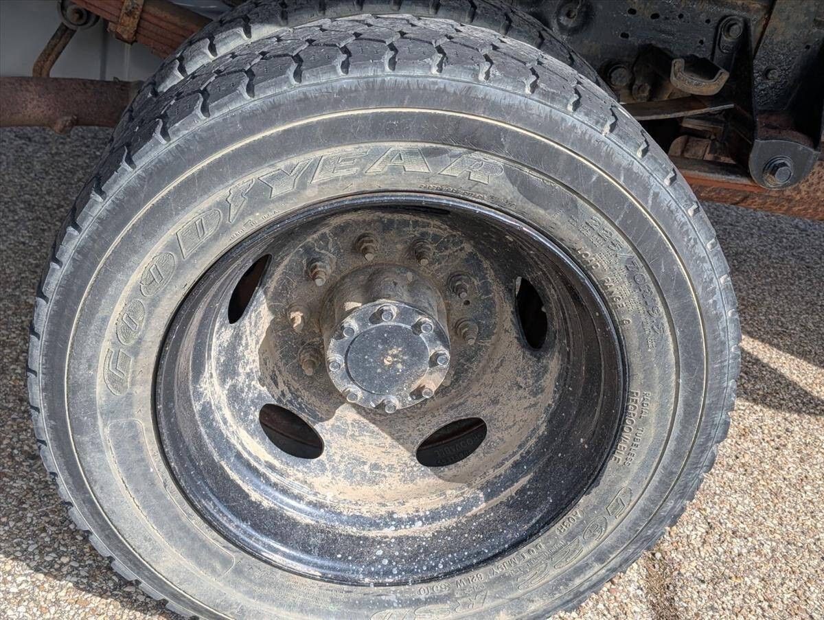 2005 Ford F-450 Super Duty 17