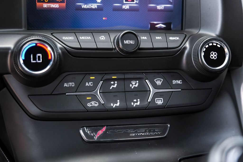 2017 Chevrolet Corvette Stingray 1LT photo 25