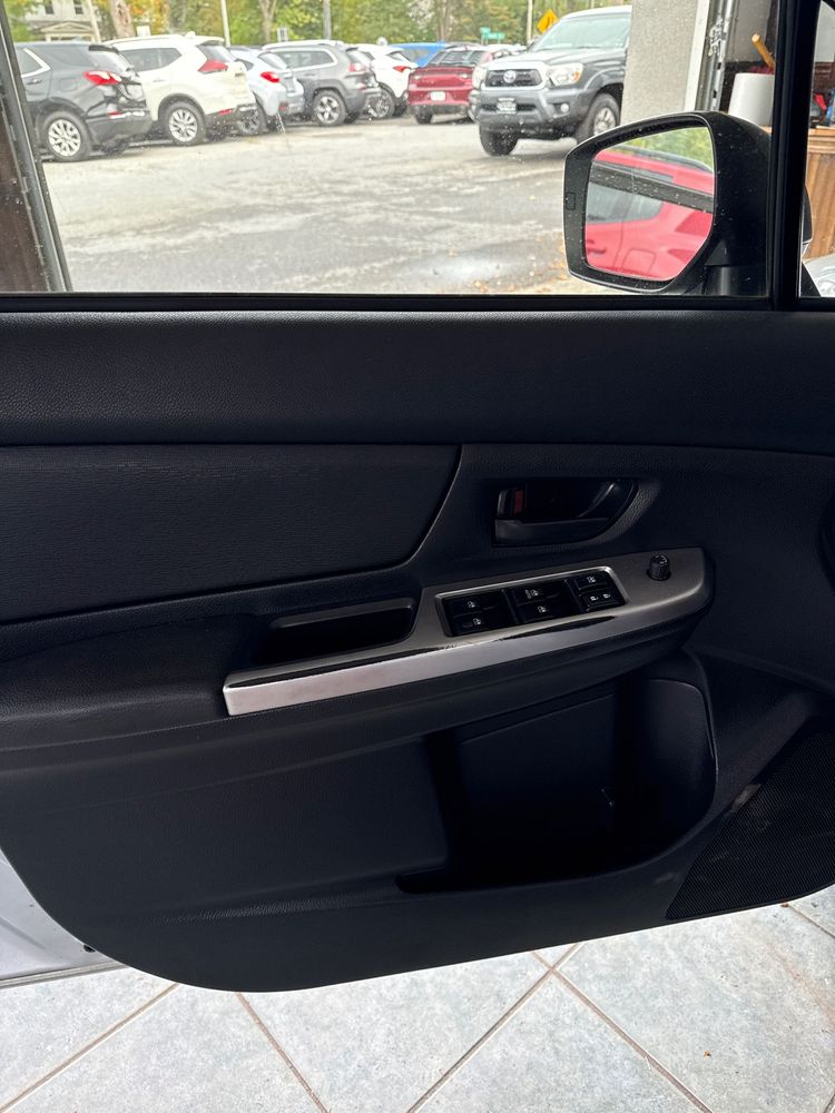 2016 Subaru Impreza 2.0i photo 18