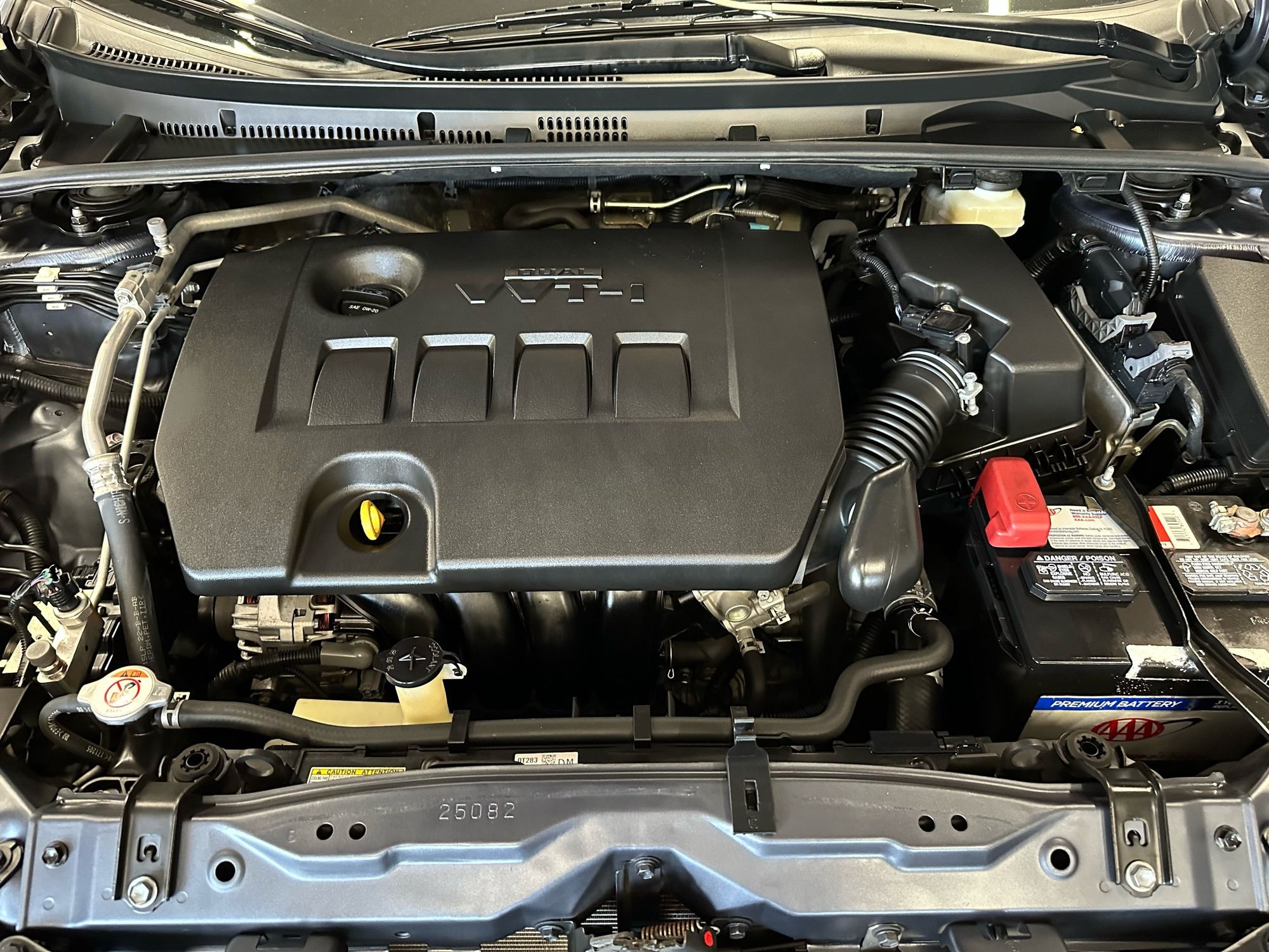 2018 Toyota Corolla LE photo 27
