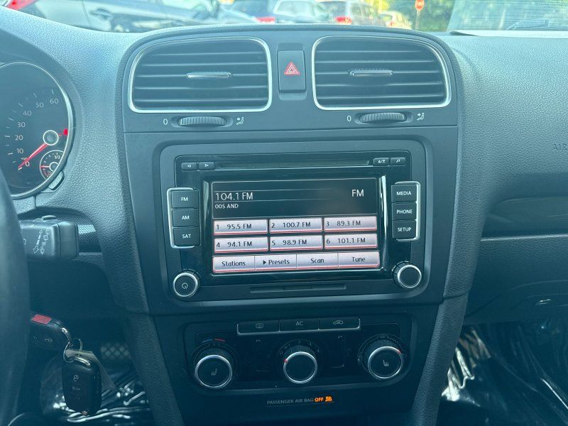 2012 Volkswagen Jetta SportWagen 2.5L SE photo 25