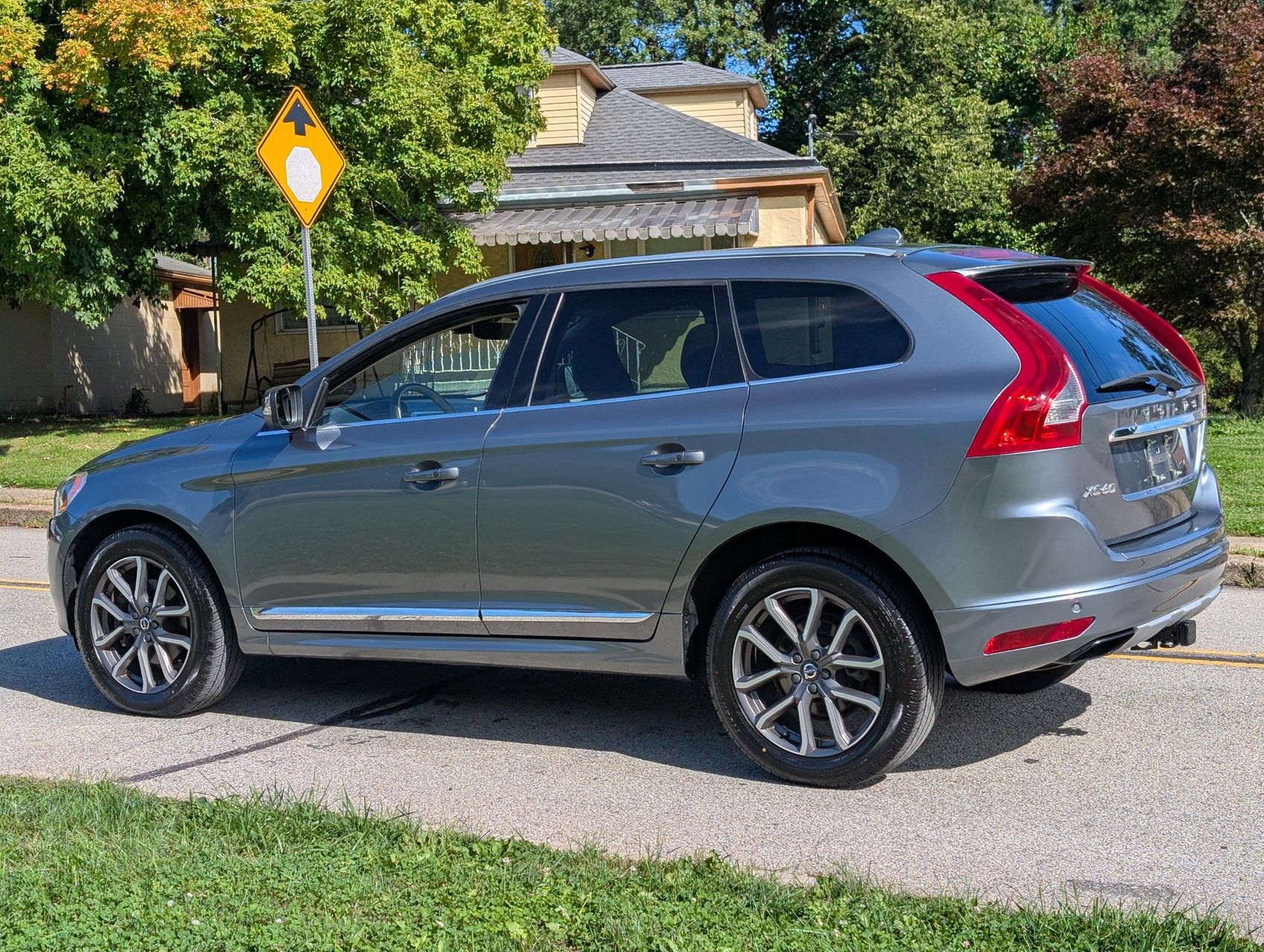 2016 Volvo XC60 11