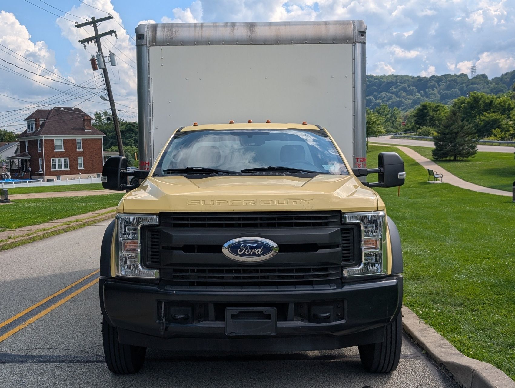2019 Ford F-550 11