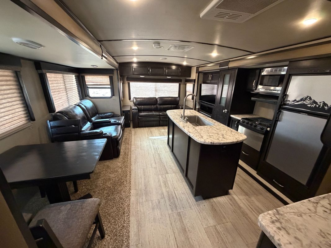 2018 Grand Design Imagine - Image 1