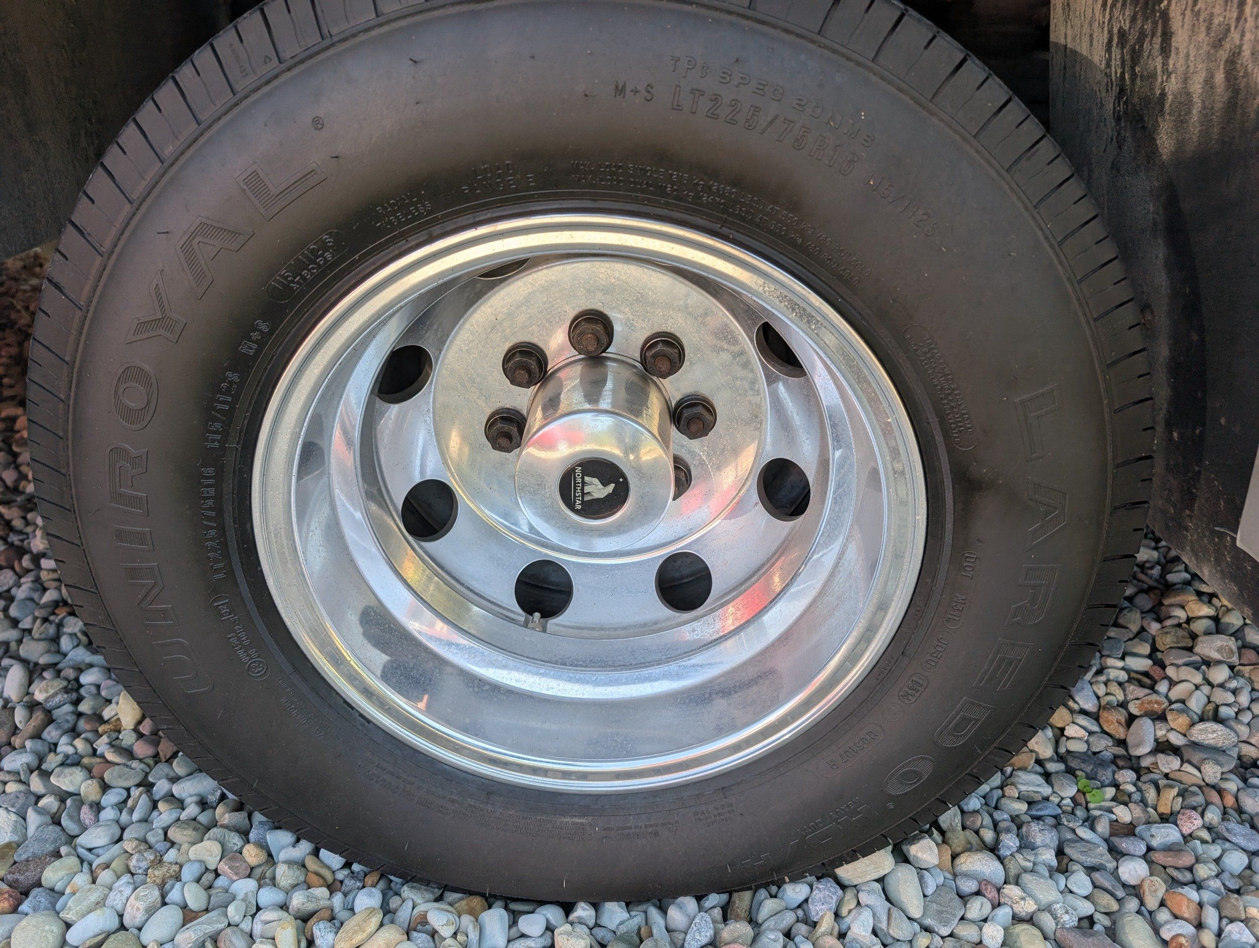 2004 Ford E-450 photo 25
