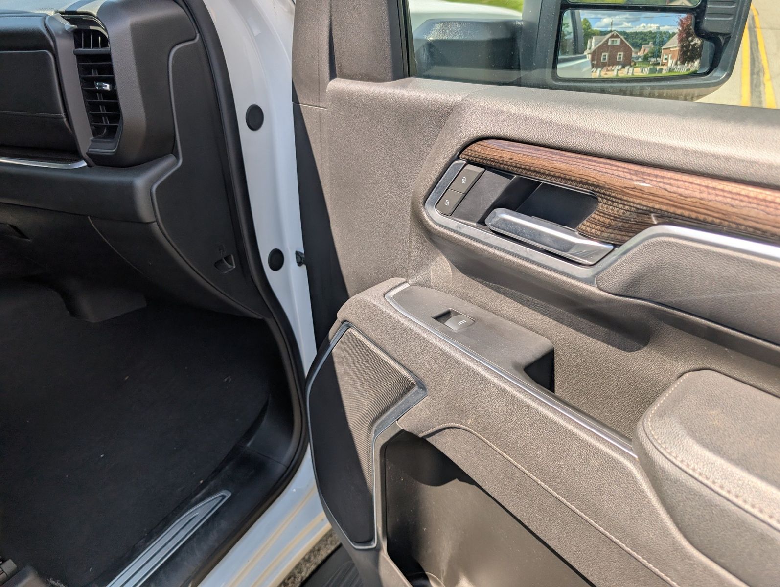 2025 Chevrolet Silverado 2500HD 21