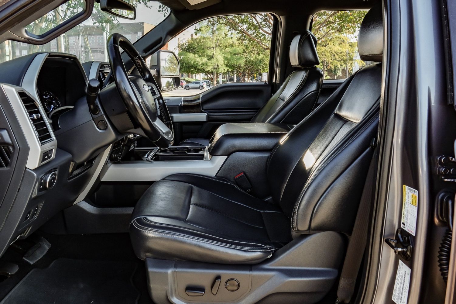 2022 Ford F-350 Lariat photo 61