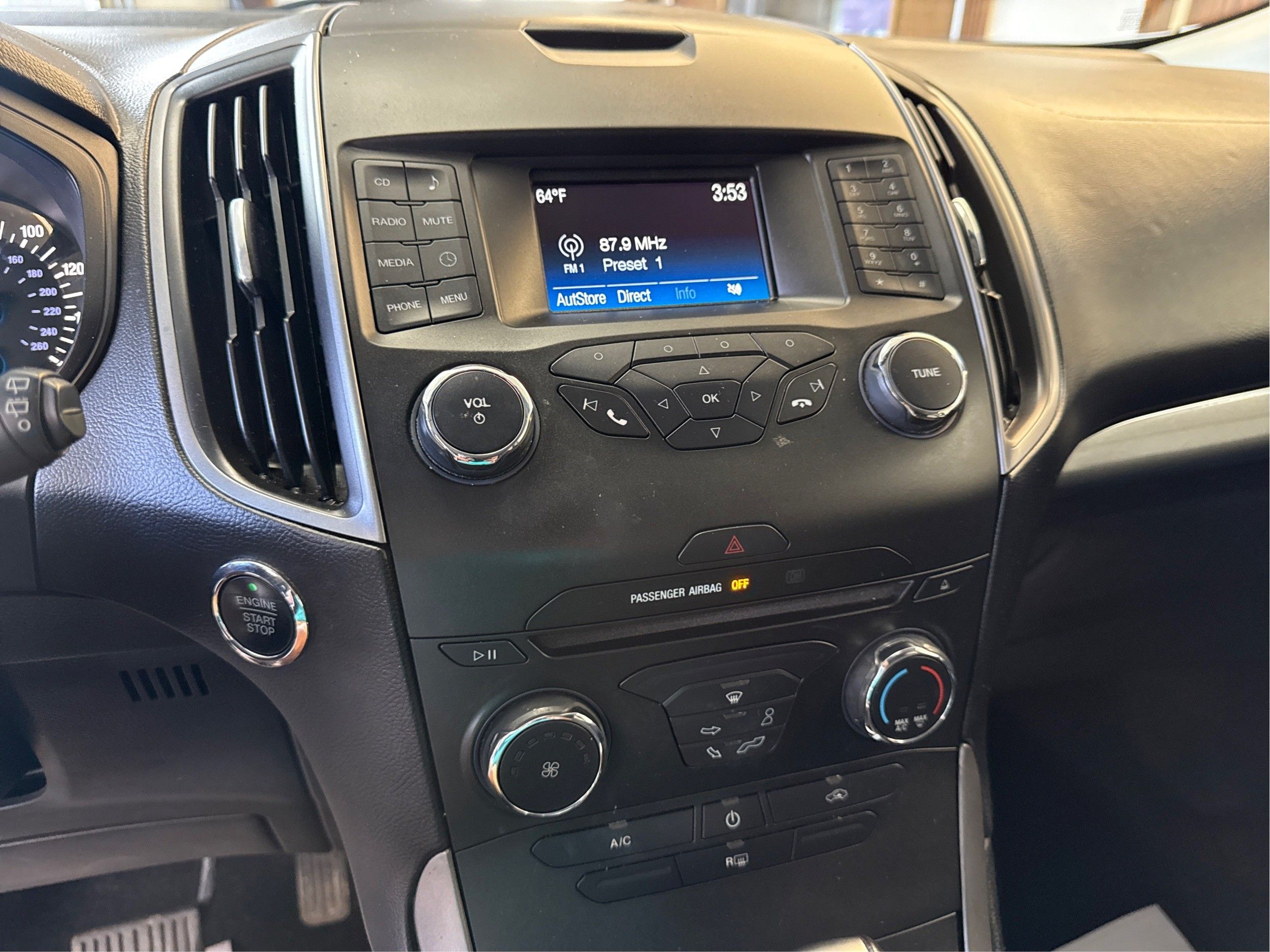 2018 Ford Edge SE - Photo 15