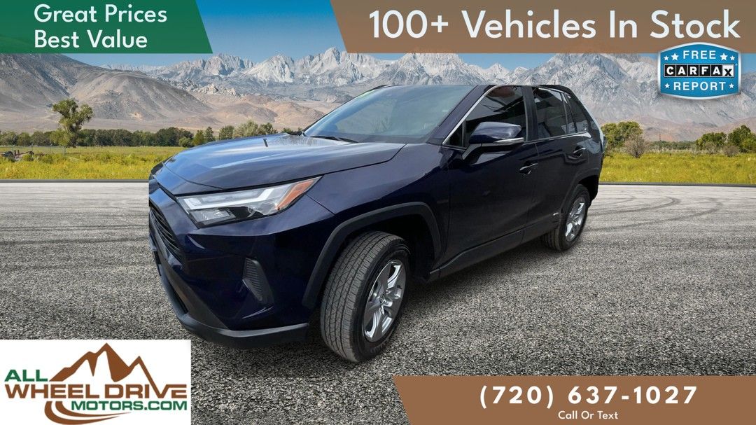 2024 Toyota RAV4 XLE's photo