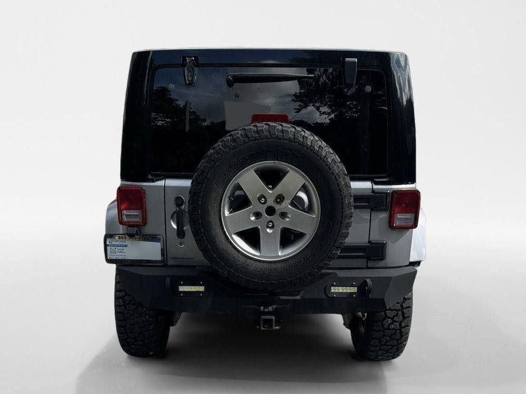 2013 Jeep Wrangler Unlimited Freedom photo 6