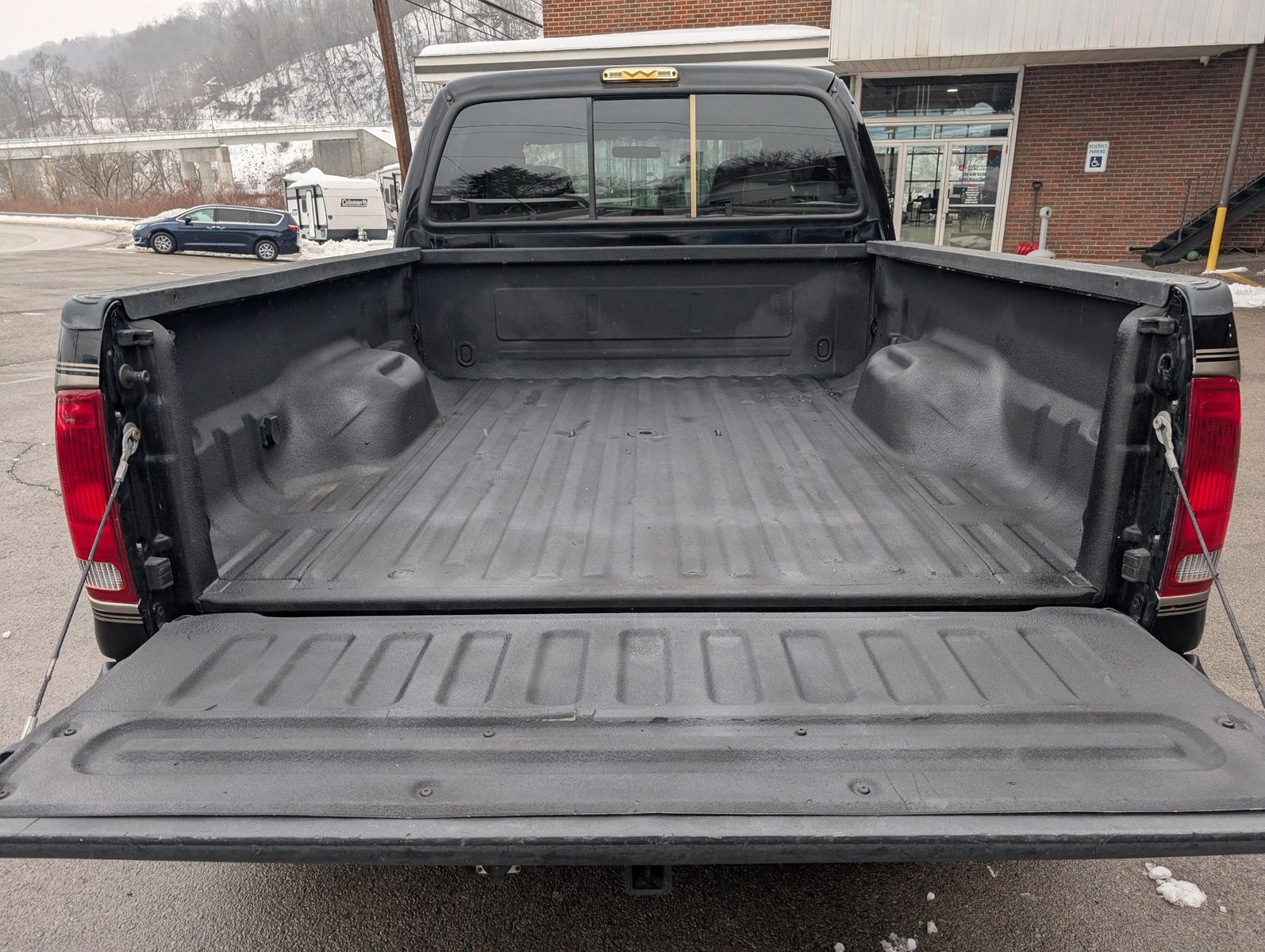 2004 Ford F-350 Super Duty 188