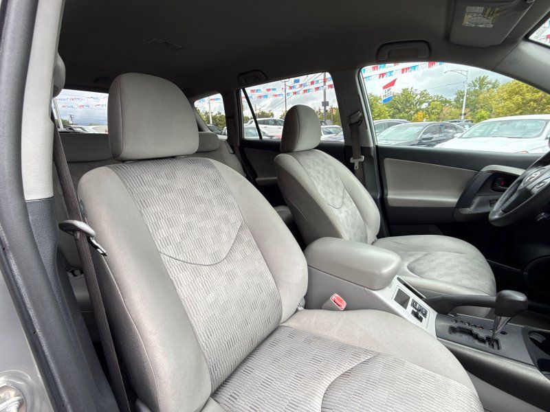 2009 Toyota RAV4 Base photo 17