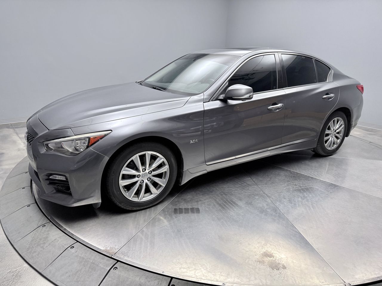2016 INFINITI Q50
