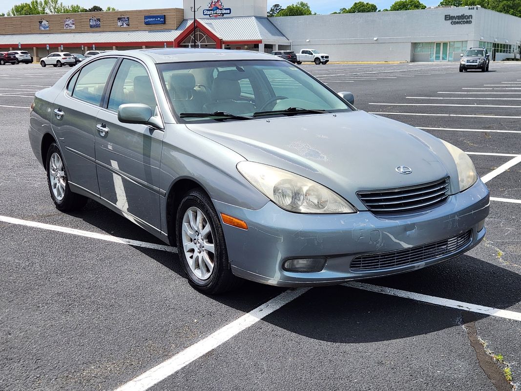 Gray 2002 Lexus ES 300 FWD Sedan Front-Wheel Drive 5-Speed Automatic
