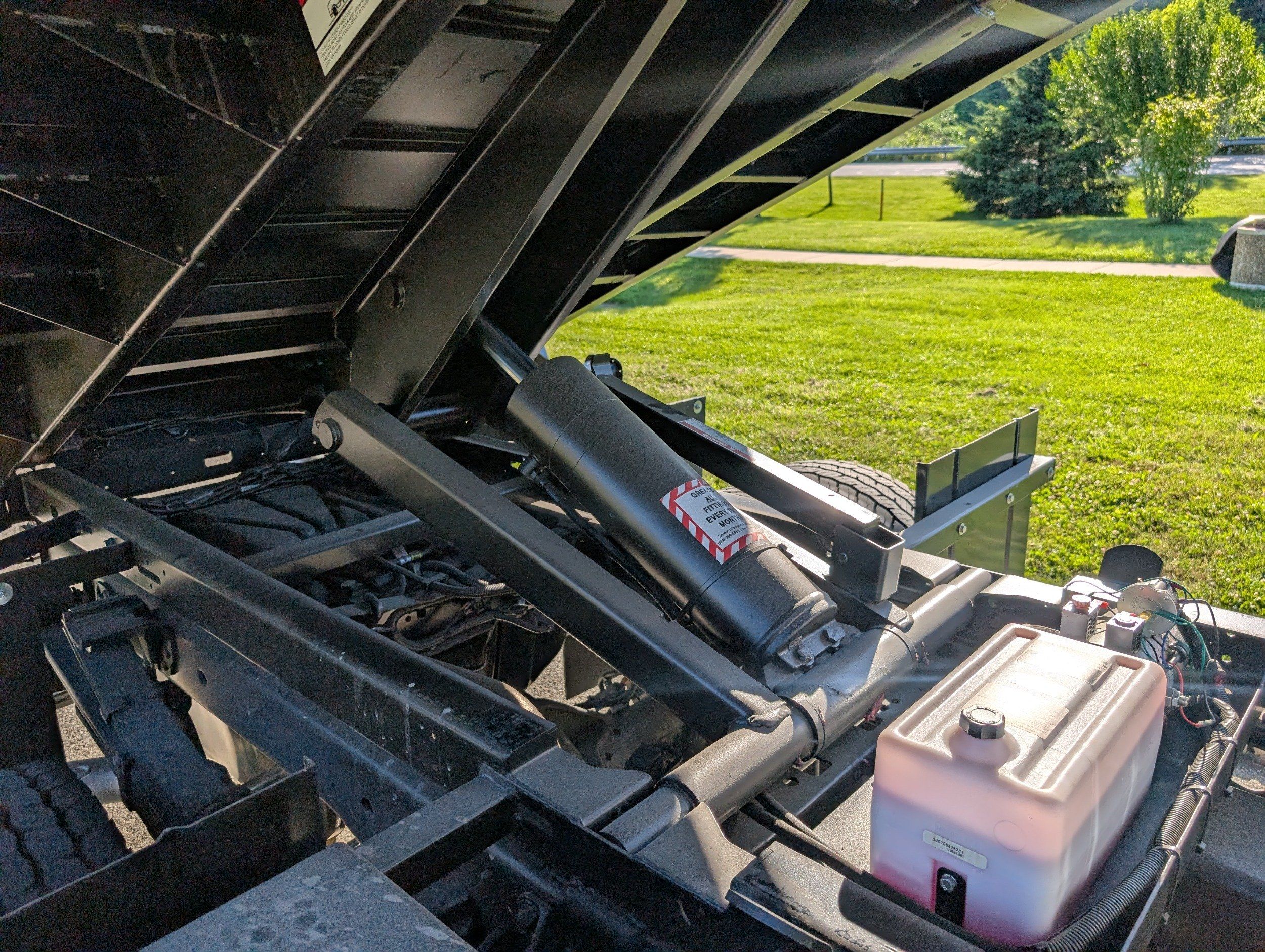 2025 Ford F-600 Super Duty Chassis Cab XL - Photo 36