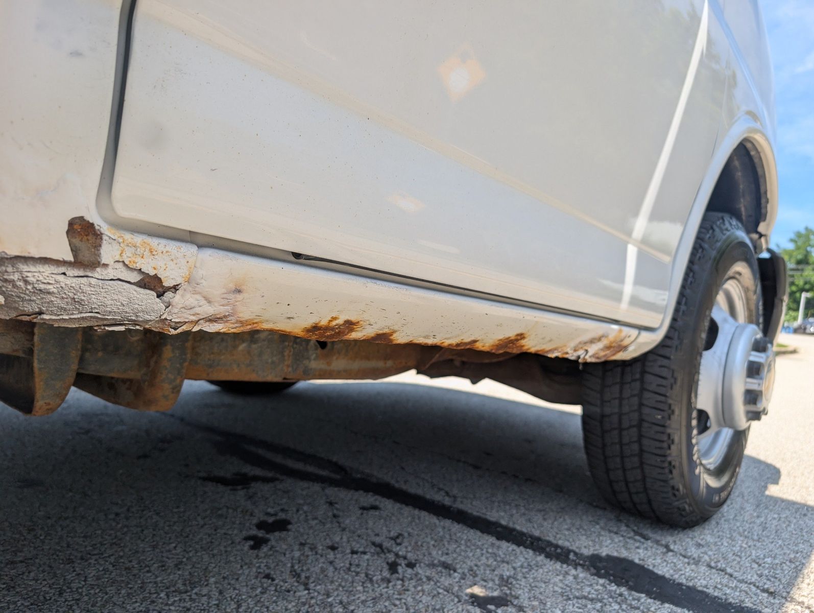 2009 Chevrolet Express Cutaway 32