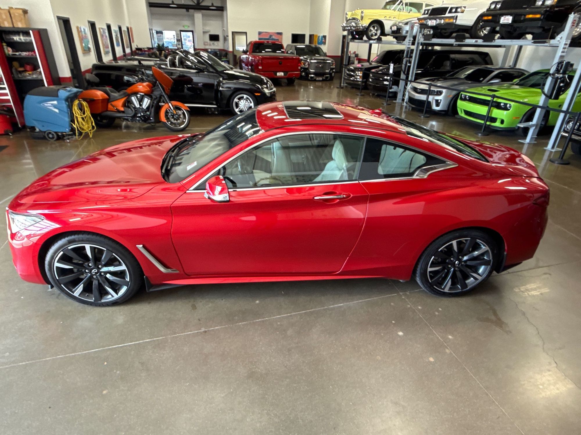 2022 Infiniti Q60 Luxe photo 18
