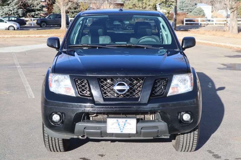 2010 Nissan Frontier Photos