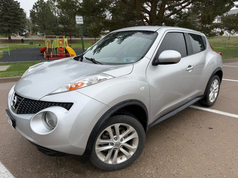 2012 Nissan Juke SV FWD MT's photo