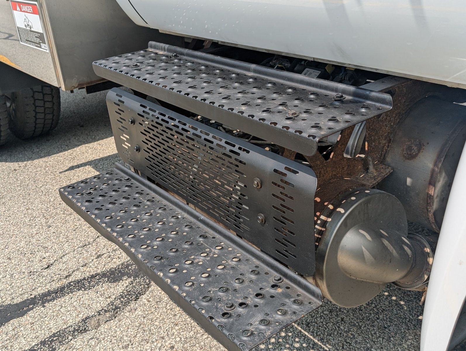 2015 Ford F-750 24