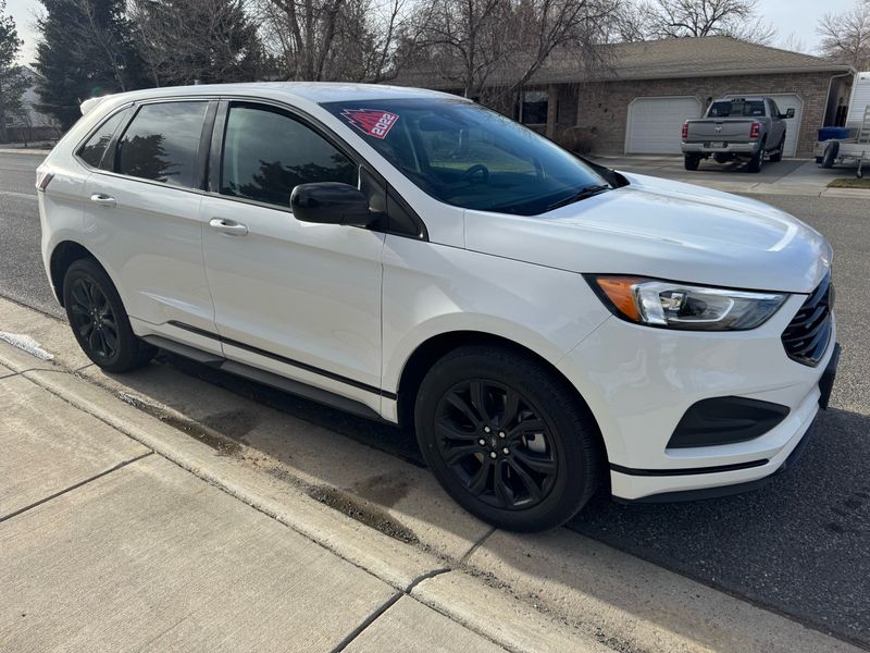 2022 Ford Edge SE's photo