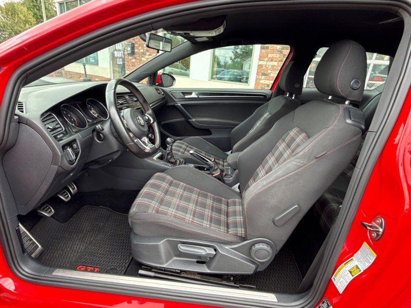 2015 Volkswagen Golf GTI S photo 11