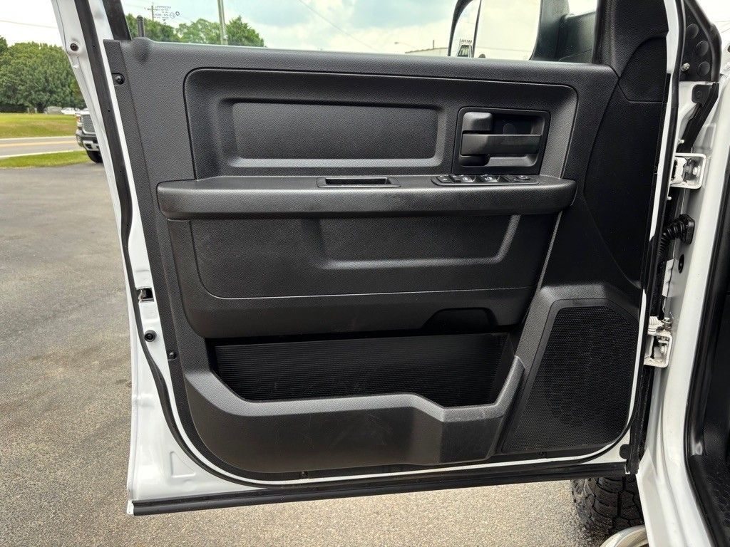 2017 Ram 2500 ST Tradesman photo 15