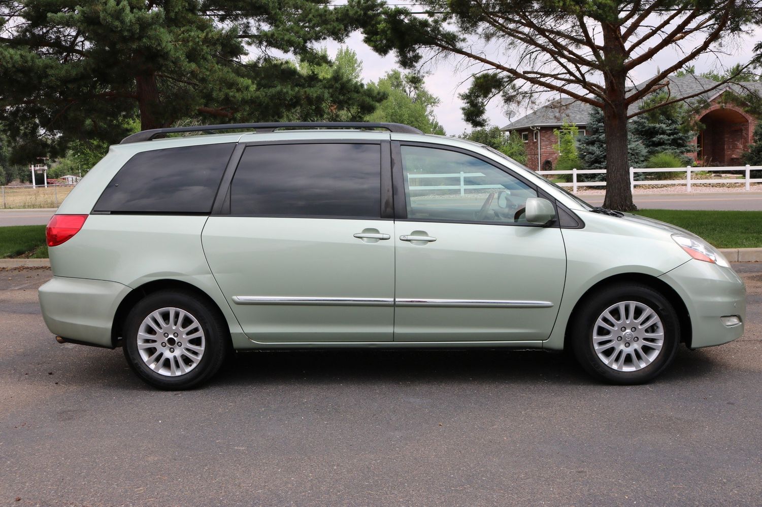 2008 Toyota Sienna XLE Limited | Victory Motors of Colorado