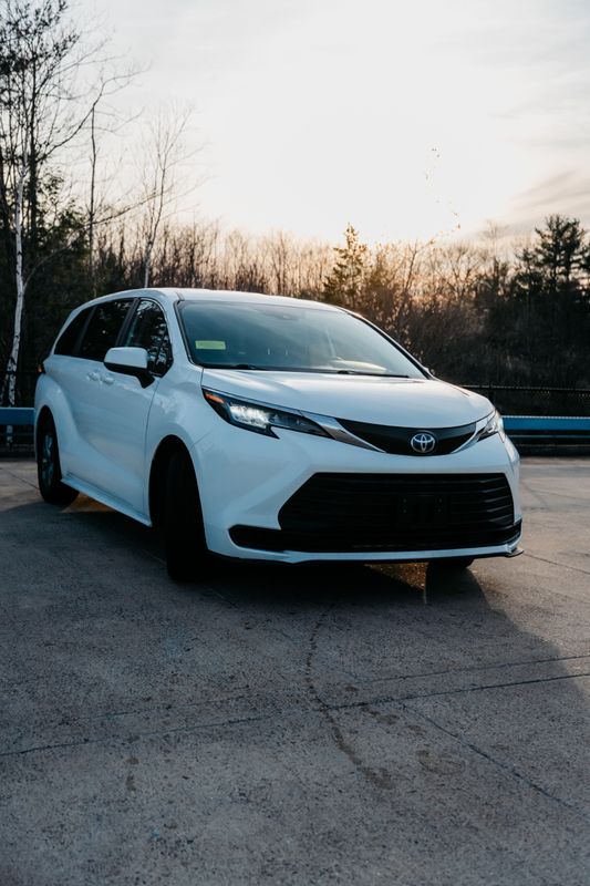 View vehicle photo 3