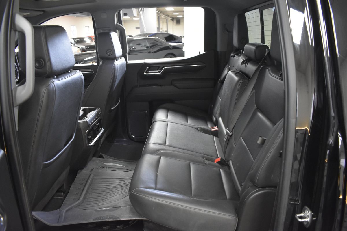 2024 GMC Sierra 1500 4WD Crew Cab Short Box SLT