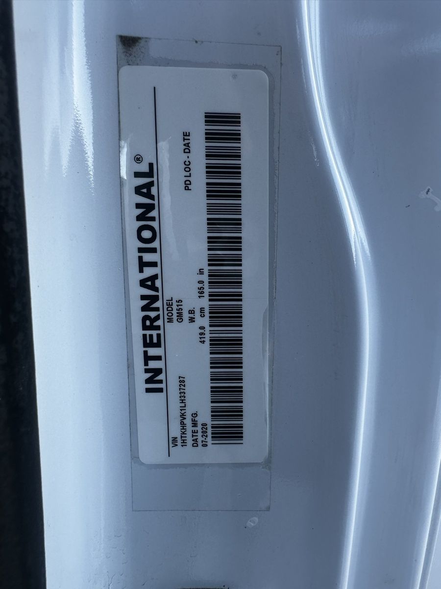 2020 Chevrolet Silverado 5500HD 32