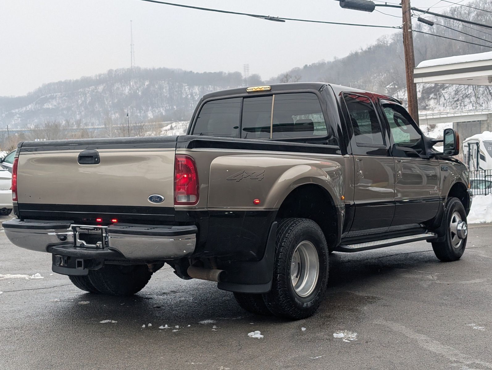 2004 Ford F-350 Super Duty 23