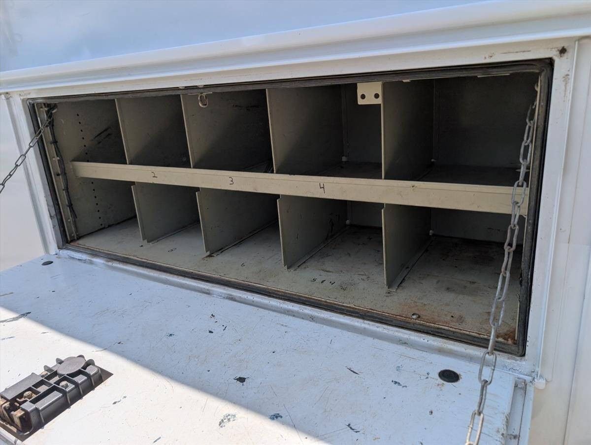 2011 Ford F-550 Super Duty 43